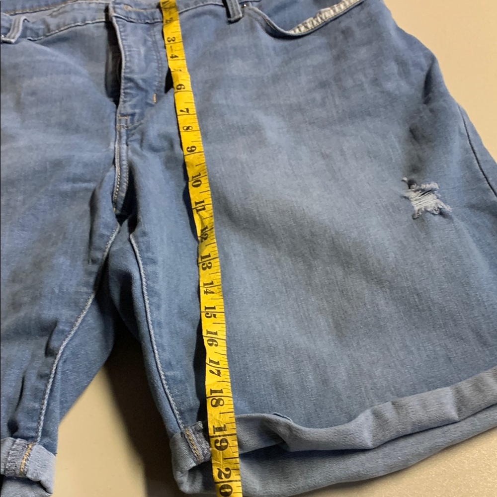 Levi's Blue Bermuda Denim Shorts with Distressed Details - Picture 7 of 7